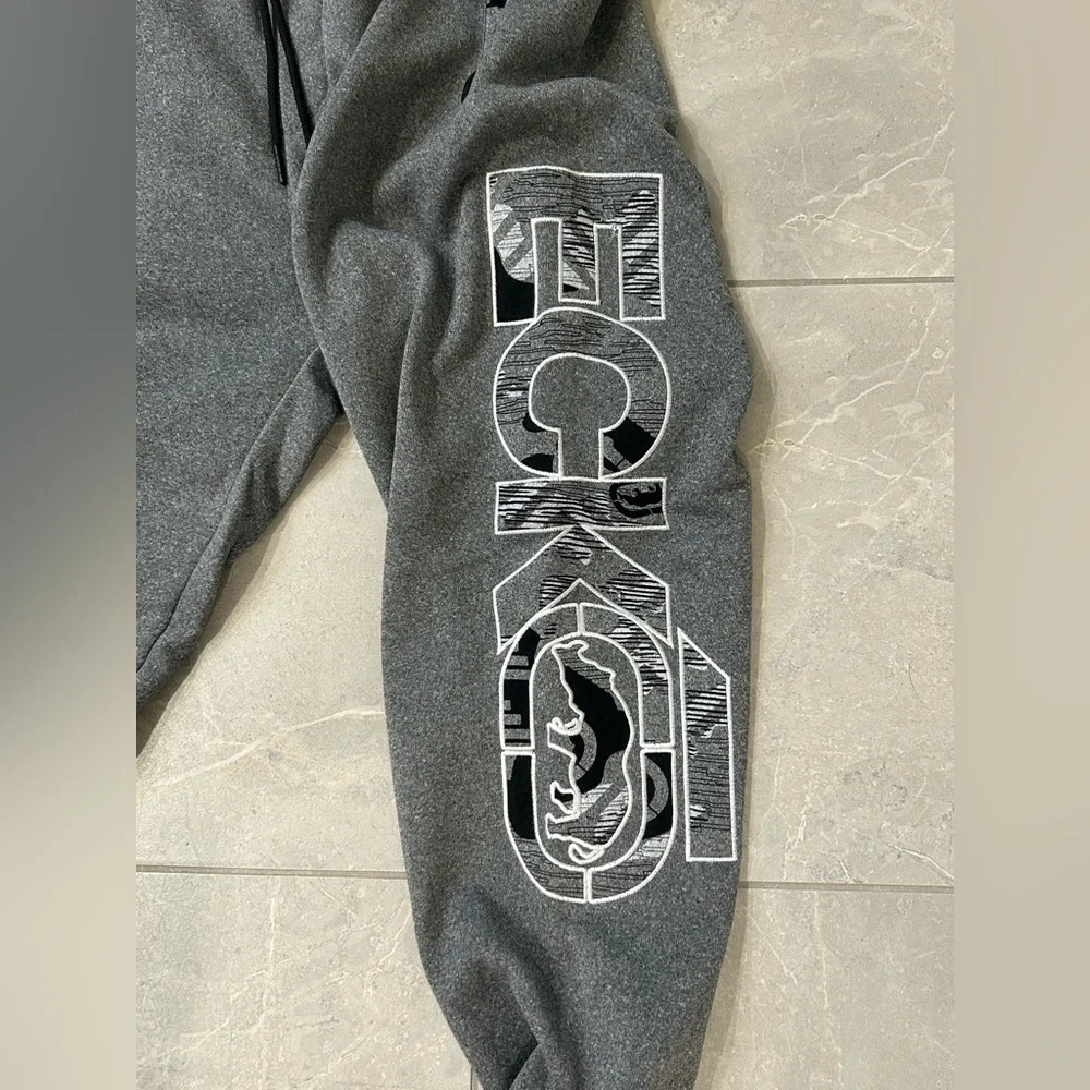 NWT Ecko Unltd Men's Sweatpants Embroidered Vertical Logo Fleece Jogger - XL